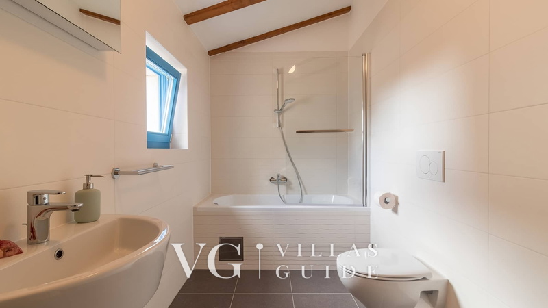 Villa Boccordi Bathroom