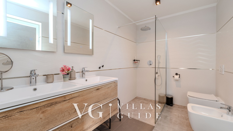 Villa Valle Malinska - Luxury Villa Bathroom