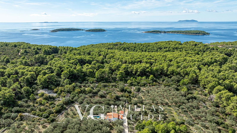 Holiday Home Ivan with heated pool