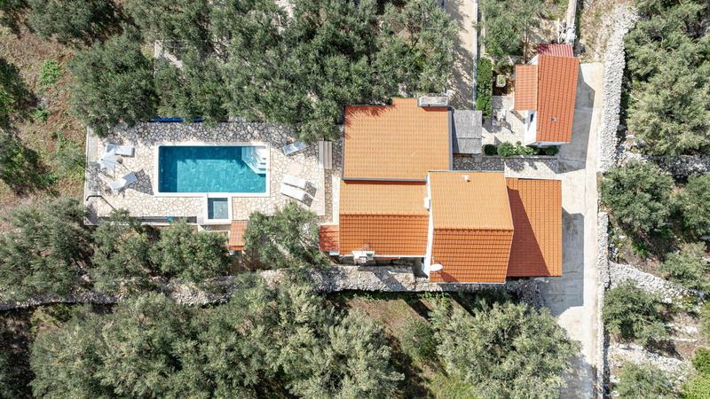 Holiday Home Ivan with heated pool