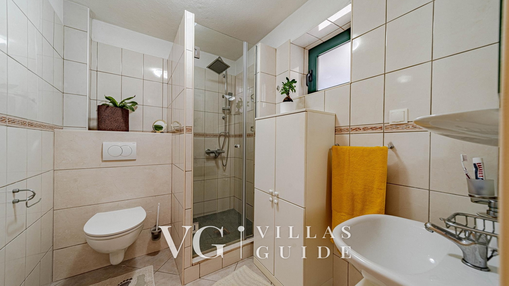 Holiday Home Ivan with heated pool Kupaonica