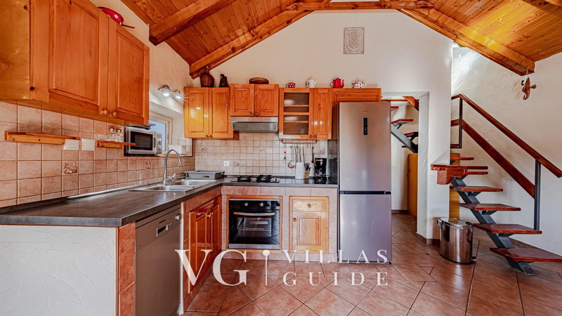 Holiday Home Ivan with heated pool Kuhinja