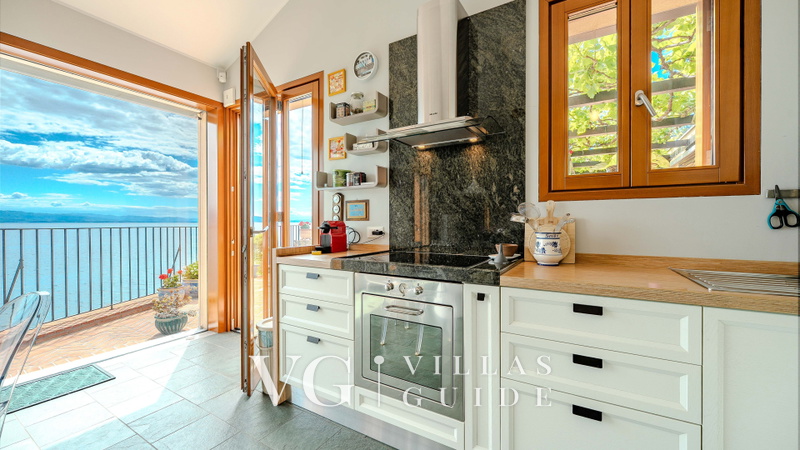 Villa Perfect house with blue view&beachfront Opatija Kuhinja