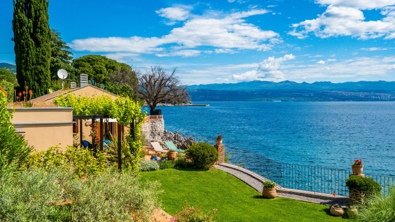 Villa Perfect house with blue view&beachfront Opatija