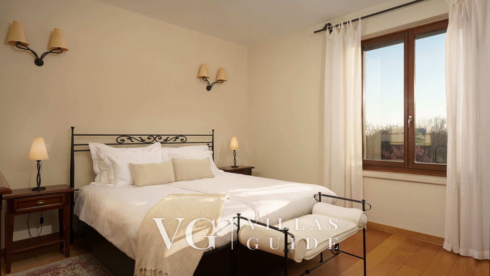 Villa Malipiero Estate Bedroom