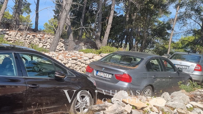 Robinson’s House Maya Additional content