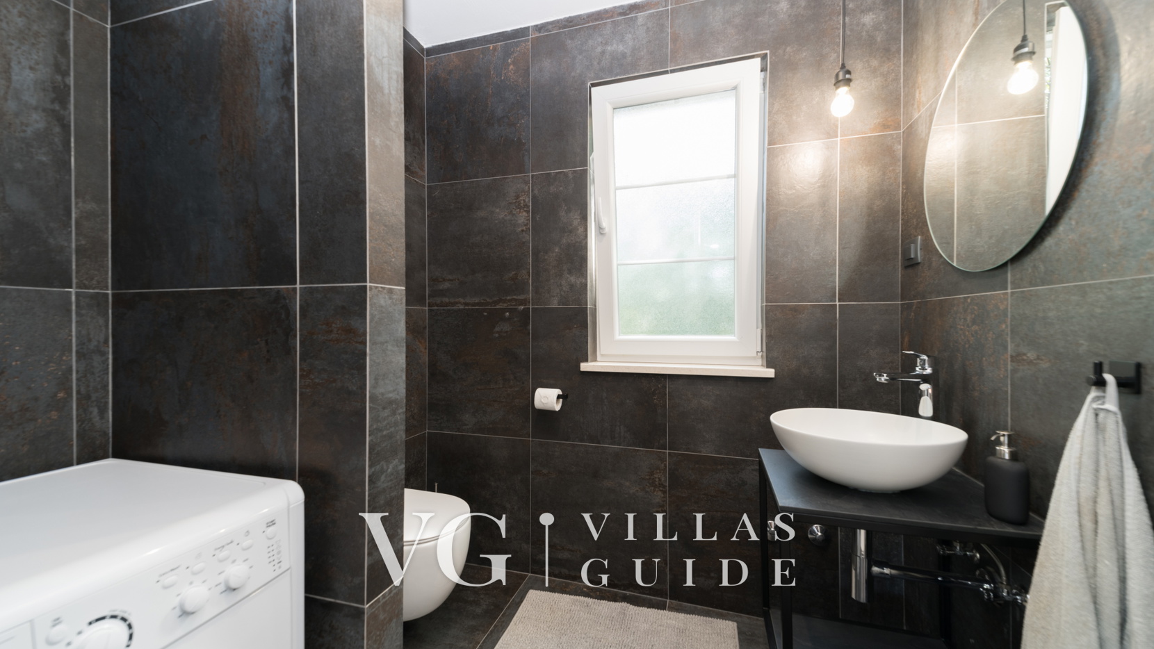 Casa Flavia Guest toilet