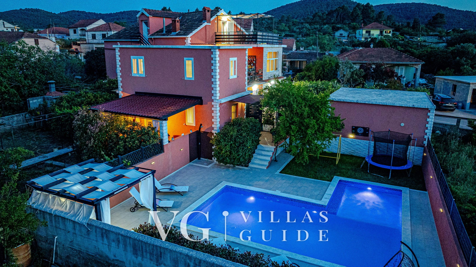 Villa Anna Garden and property exterior