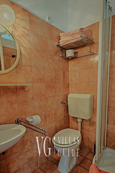 RS apartment 2 Rab Bathroom