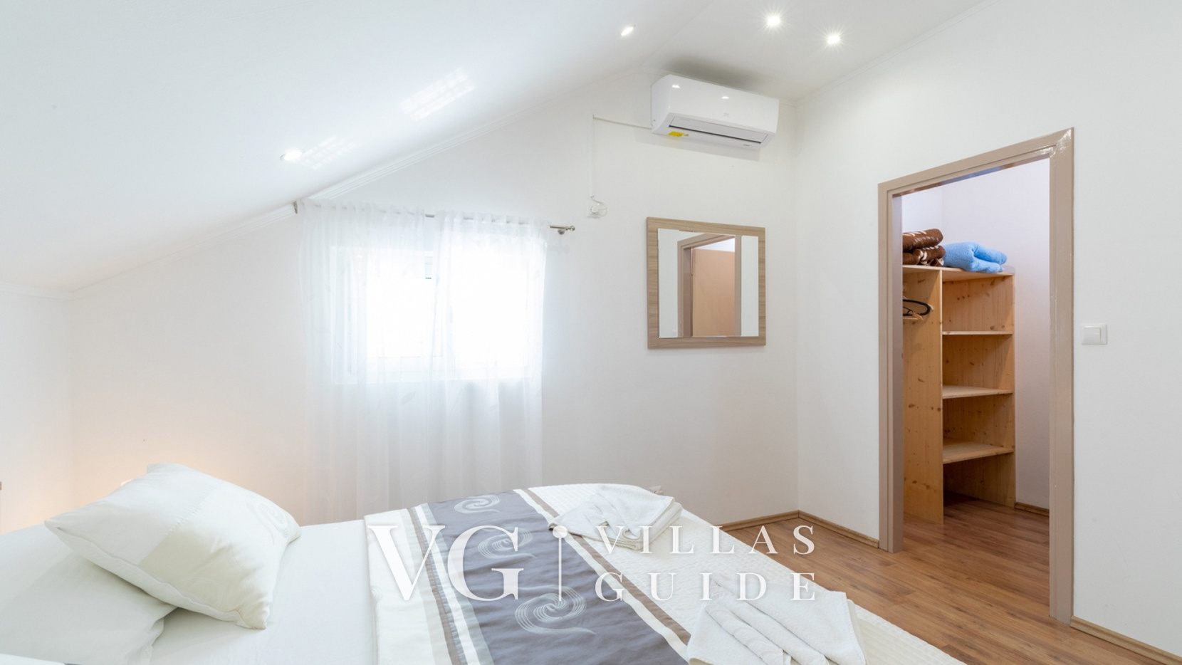 House Bolero with pool Spavaća soba