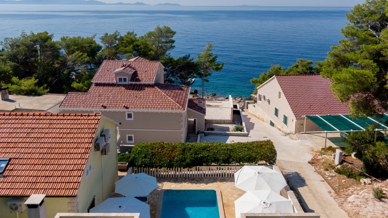 House Bolero with pool