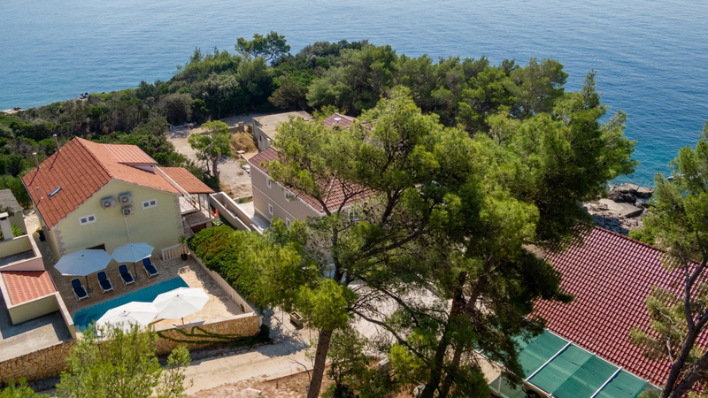 House Bolero with pool