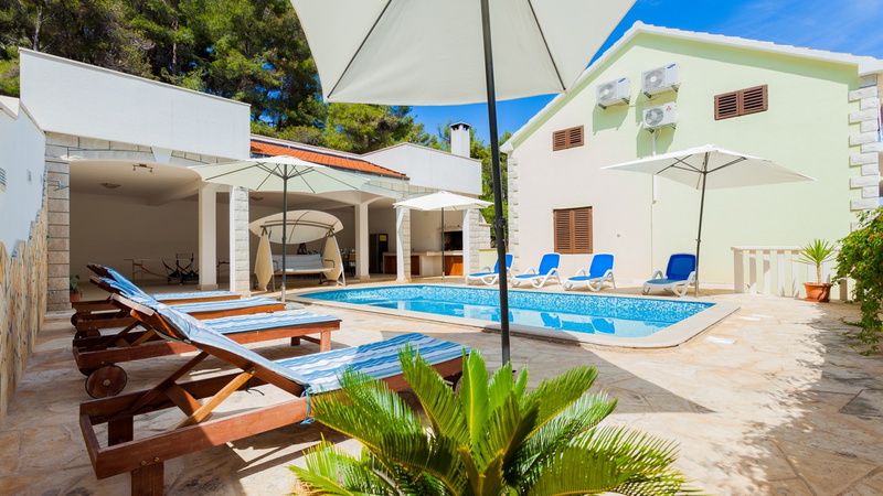 House Bolero with pool