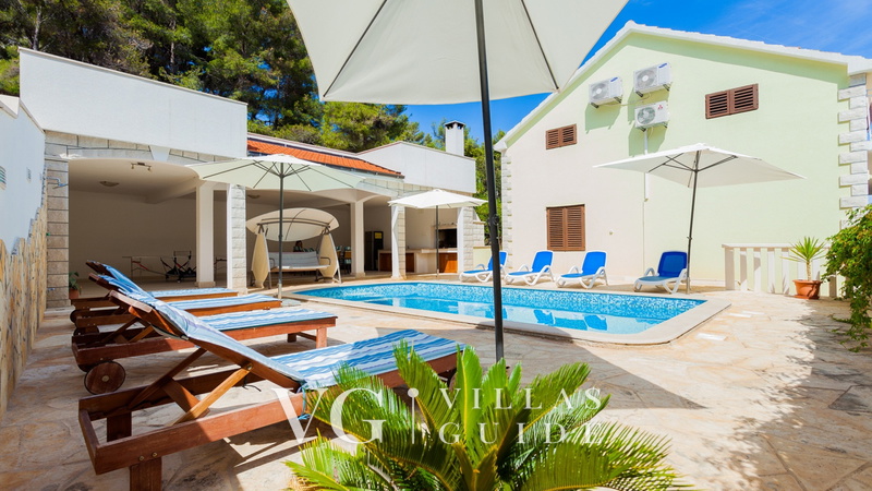 House Bolero with pool