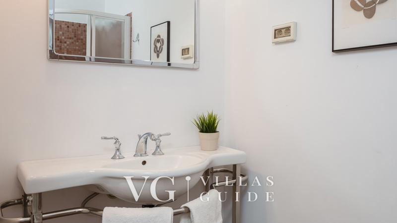 Villa Primavera pool&pet friendly Grožnjan Badezimmer