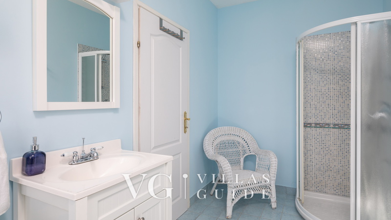 Villa Primavera pool&pet friendly Grožnjan Badezimmer