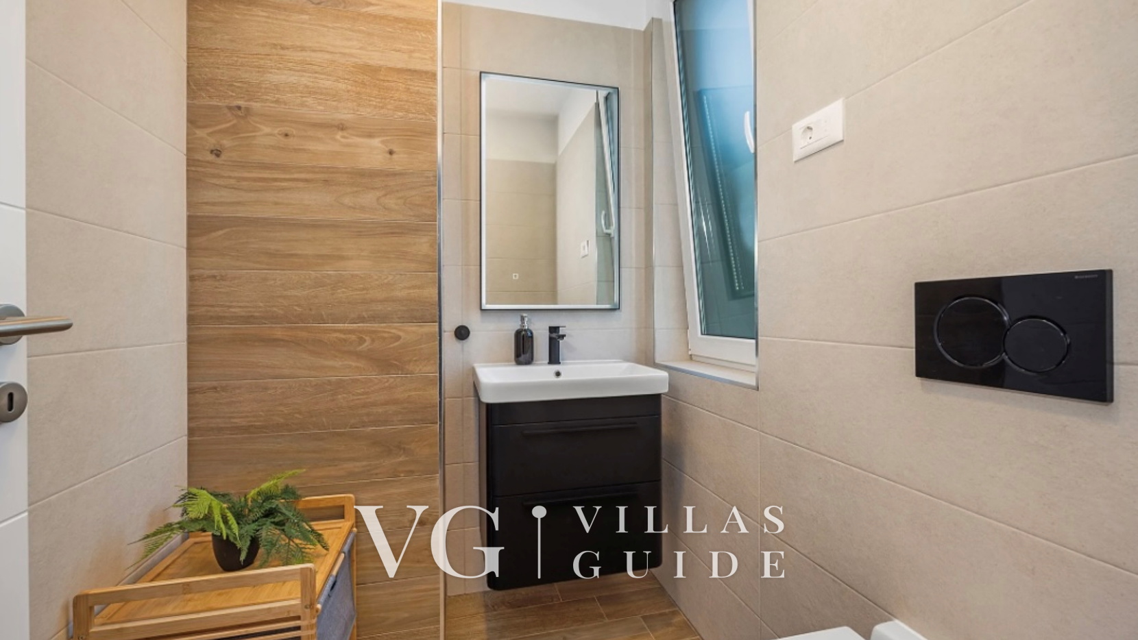Villa Pinus Guest toilet