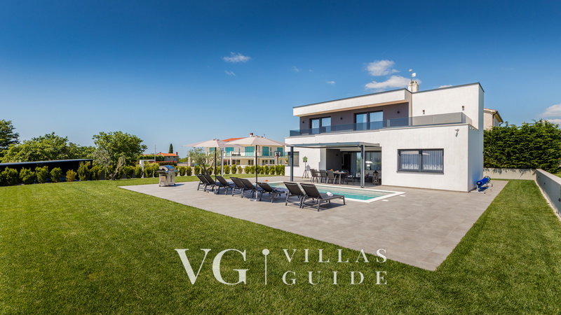 Villa Ana - Svetvinčenat Dvorište i vanjski dio objekta