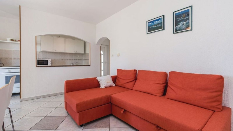 Apartment with pool Lucia