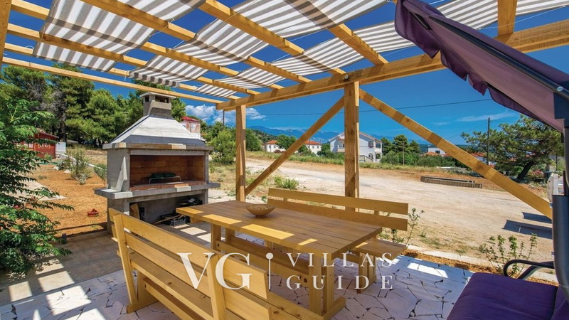 Apartment with pool Lucia