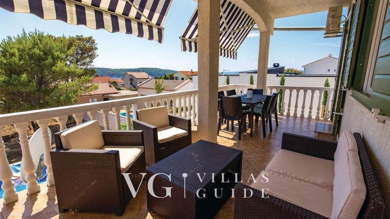 Apartment with pool Lucia