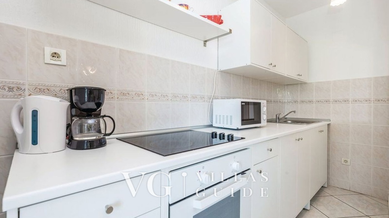 Apartment with pool Lucia Cucina