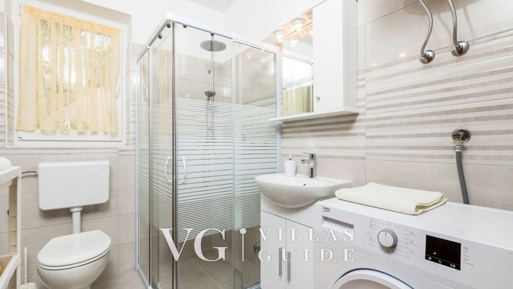 Apartment with pool Kristina Bathroom