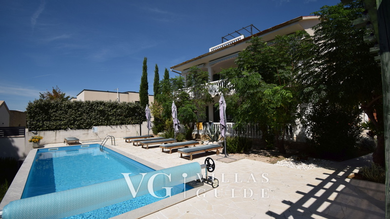 Apartment with pool Kristina Garden and property exterior