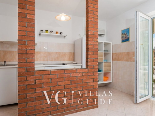 Apartment with pool Kristina