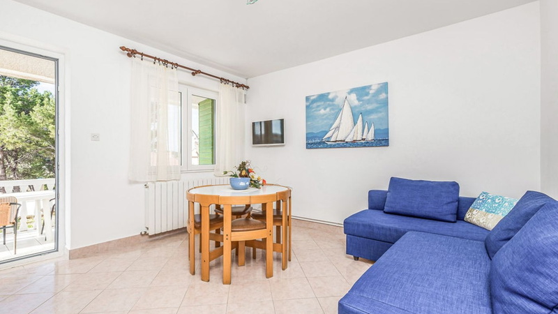 Apartment with pool Kristina