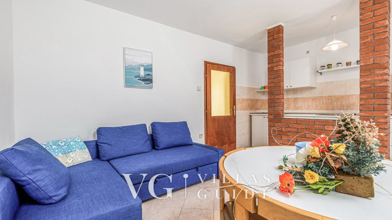 Apartment with pool Kristina Living room