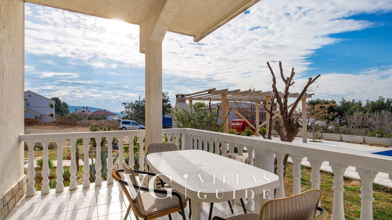 Apartment with pool Kristina