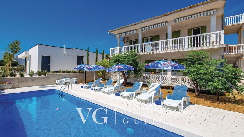 Apartment with pool Kristina