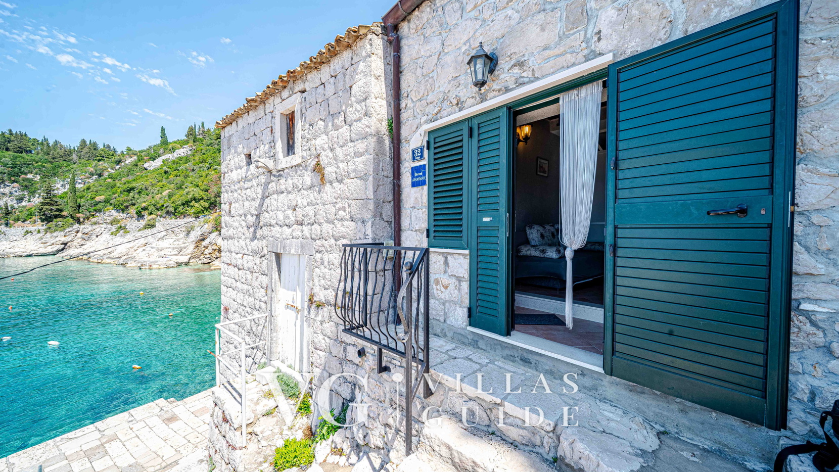 Beach house Martina Garden and property exterior