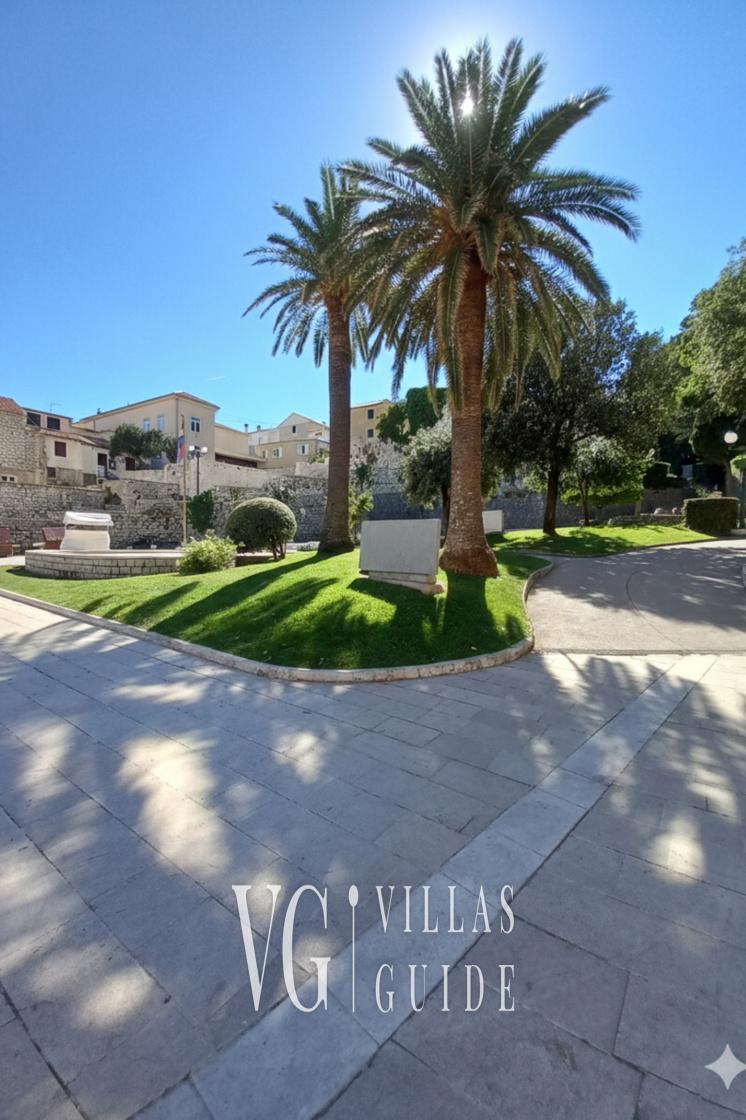 Villa Rabella – private luxury villa Croatia island Mikrolokacija