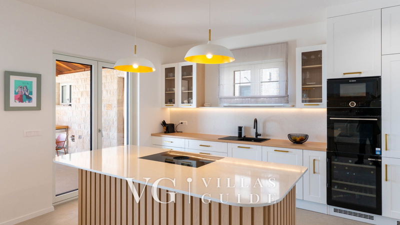 Villa Rabella – private luxury villa Croatia island Kuhinja