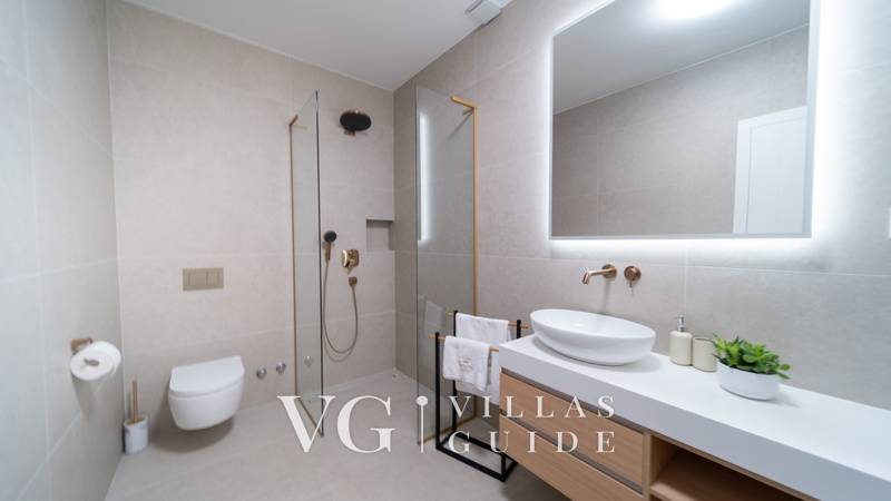 Villa Rabella – private luxury villa Croatia island Kupaonica