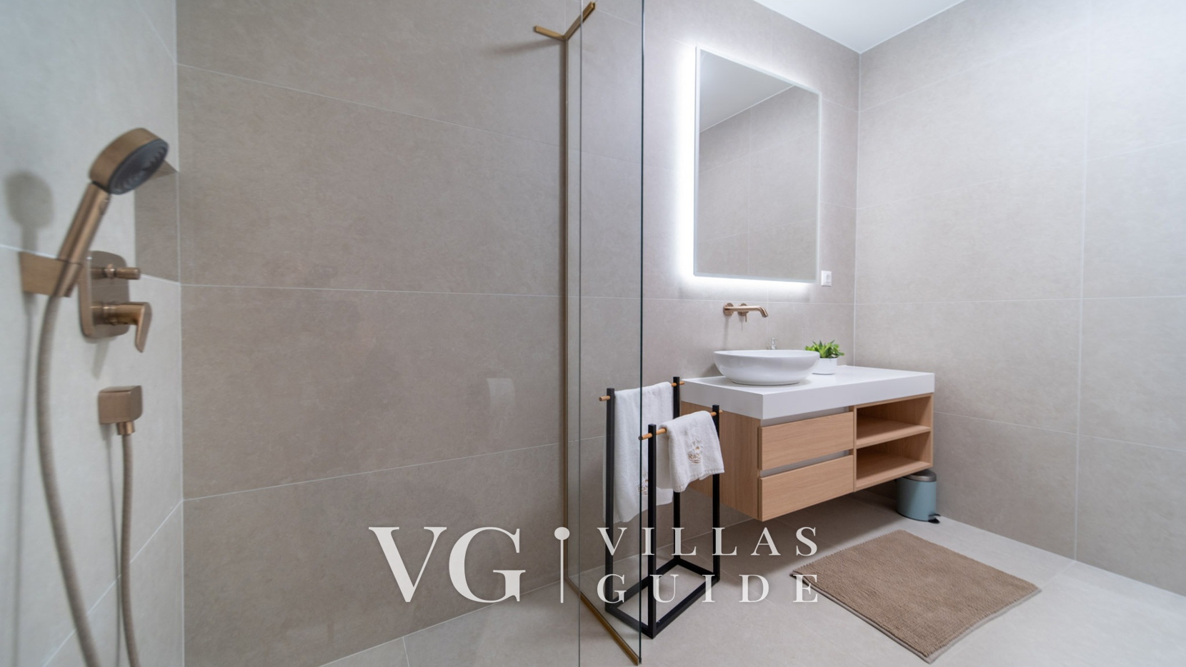 Villa Rabella – private luxury villa Croatia island Kupaonica