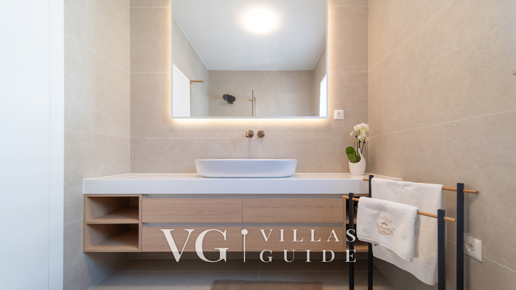 Villa Rabella – private luxury villa Croatia island Kupaonica