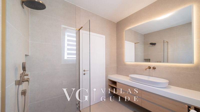 Villa Rabella Bathroom