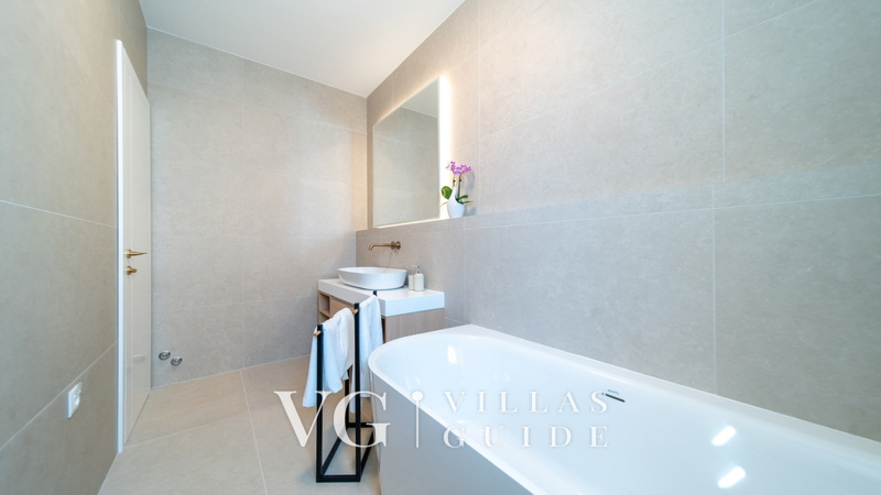 Villa Rabella Bathroom