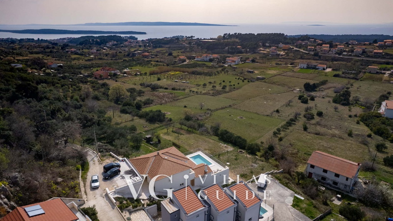 Villa Rabella Garden and property exterior