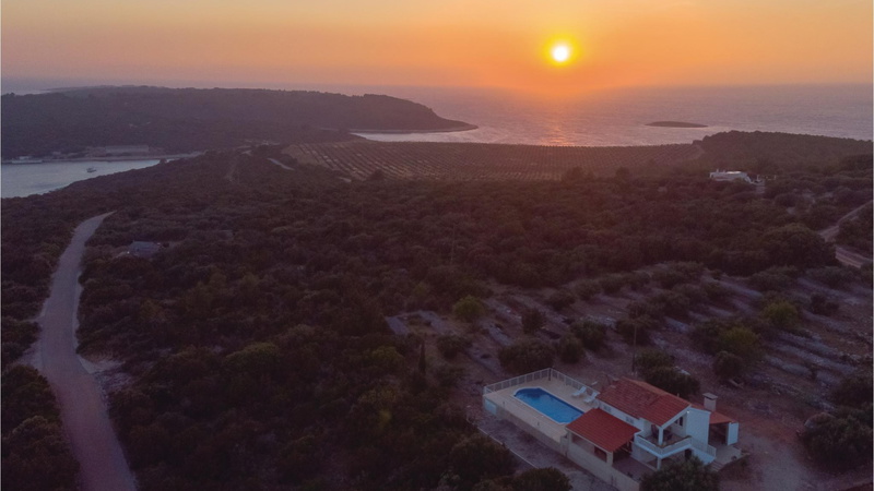 House Pelegrin with pool