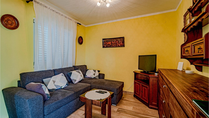 House Pelegrin with pool