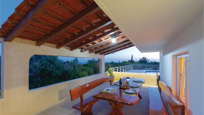 House Pelegrin with pool