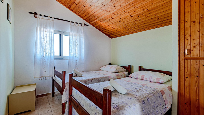 House Pelegrin with pool