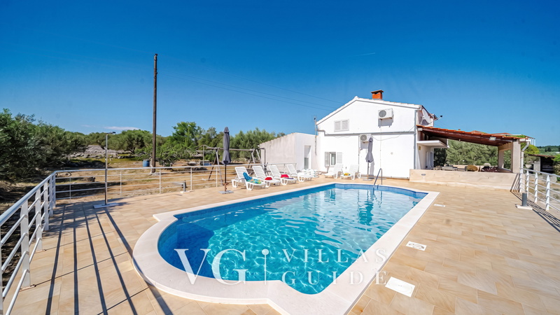 House Pelegrin with pool
