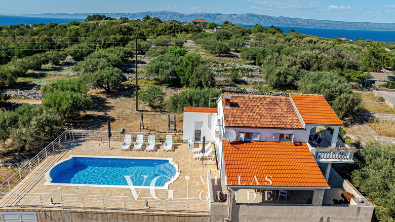 House Pelegrin with pool