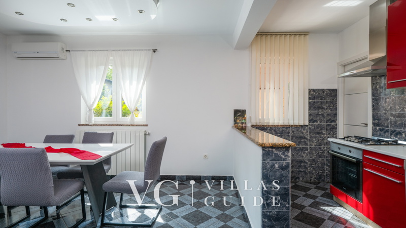 Villa Paola – Private Pool, Whirlpool & Family Activities Kuhinja