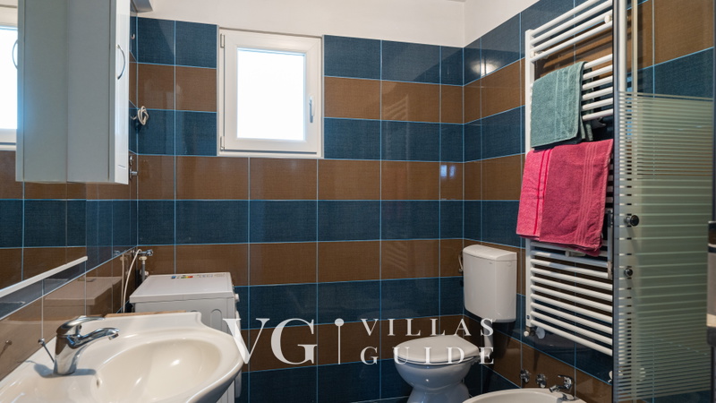 Villa Paola – Private Pool, Whirlpool & Family Activities Kupaonica